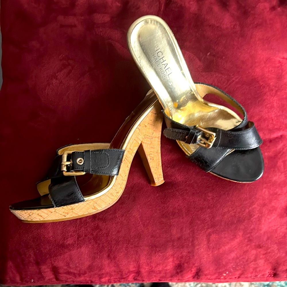 Michael Kors Camden Sandal! Original box lightly worn